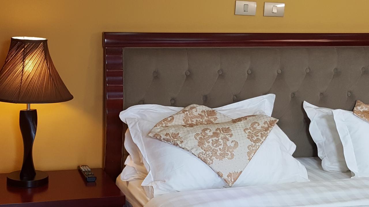 Blue Nest Hotel Addis Ababa Ngoại thất bức ảnh